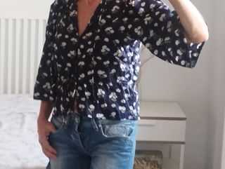 Blusa azul estampada flores