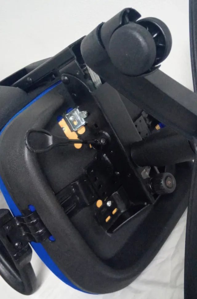 SILLA DE OFICINA-ESCRITORIO AZUL CON REPOSABRAZOS