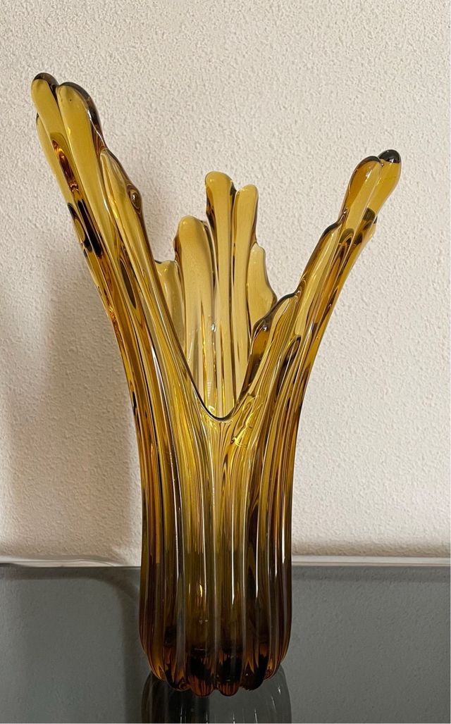 Jarrón de cristal ámbar