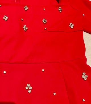 Tubino rosso elegante con strass