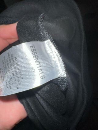 Sudadera Essentials Negra con Logo