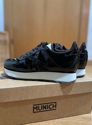 Zapatillas Munich Negras Charol