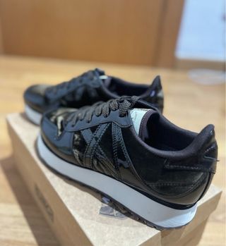 Zapatillas Munich Negras Charol