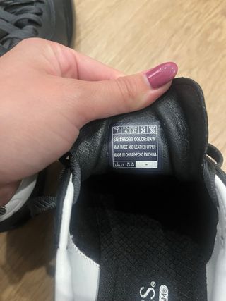 Sapatilhas Skechers Pretas com Prateado