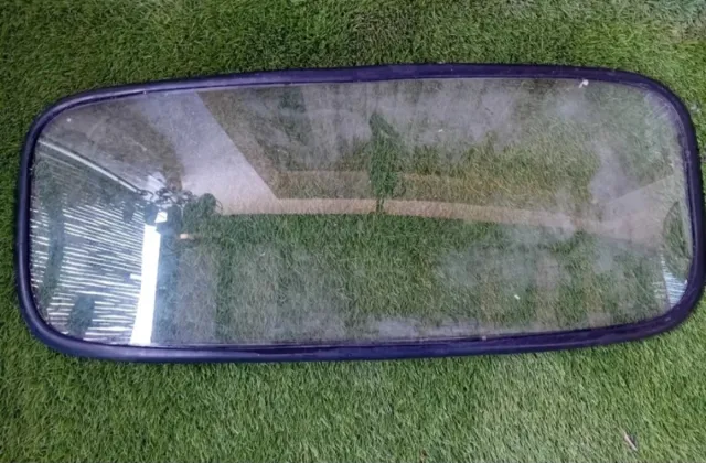 Luna delantera Seat 600