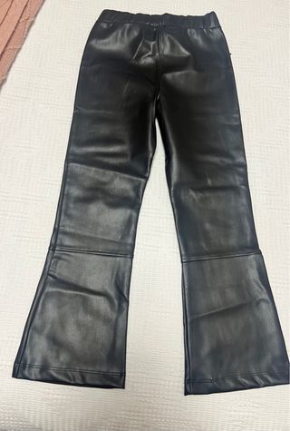 Pantalón niña efecto piel negro