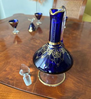 Decanter + 6 bicchierini con finiture oro zecchino