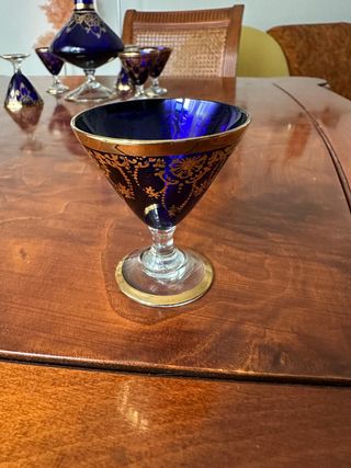 Decanter + 6 bicchierini con finiture oro zecchino