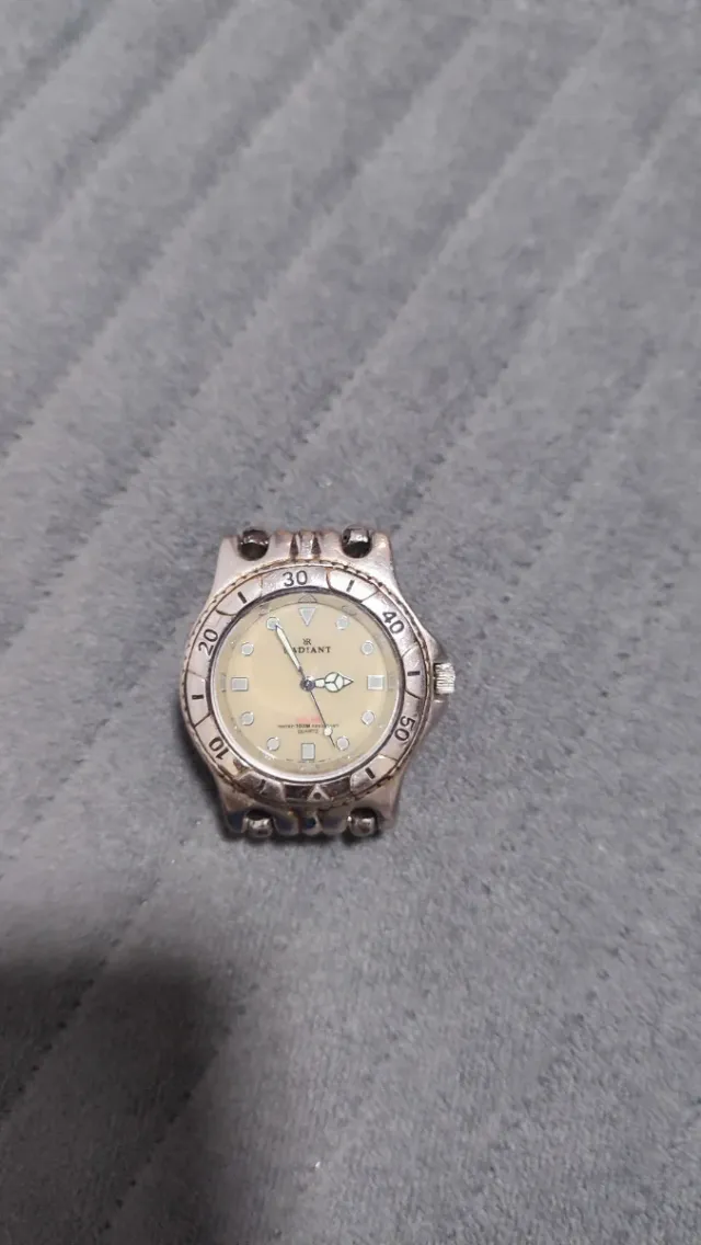 Reloj Radiant Beige/Plata Sumergible 100m