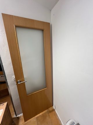 Puerta madera y cristal