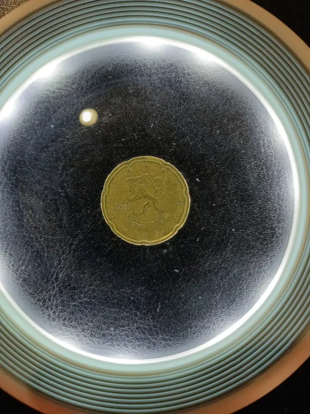 Moneda 20 centimos Finlandia 2001 con error.