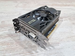 Nvidia RTX 2060 6GB (Para reparar o piezas)
