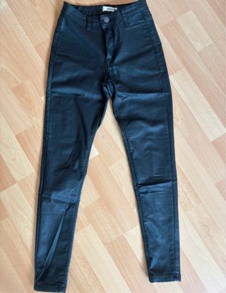 Pantalón efecto piel elasticado ,talla S