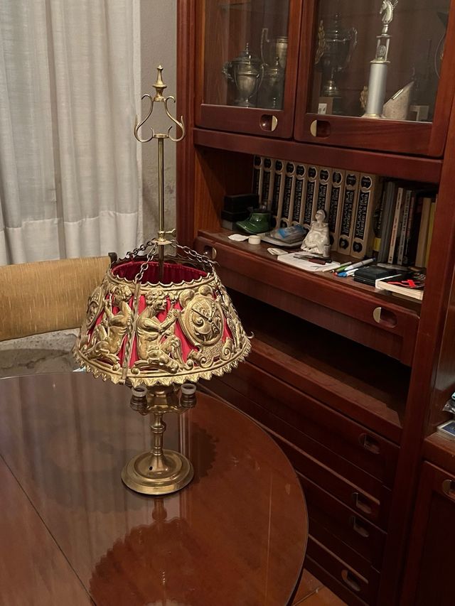 Lámpara de bronce para cuatro bombillas