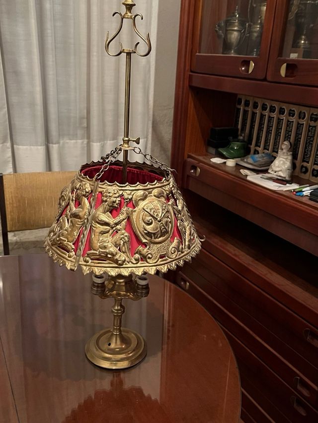 Lámpara de bronce para cuatro bombillas