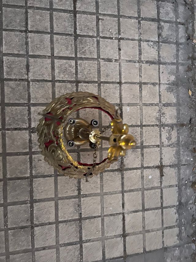 Lámpara de bronce para cuatro bombillas