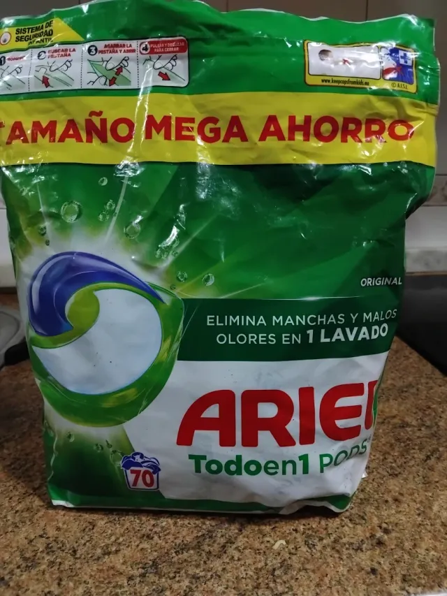 Cápsulas Ariel Todo en 1 (70 uds)