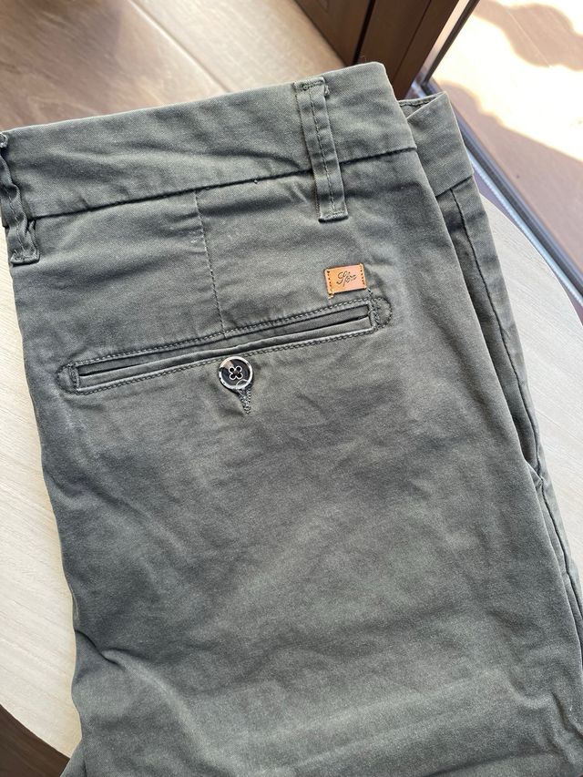 Pantalón chino Sfera hombre verde