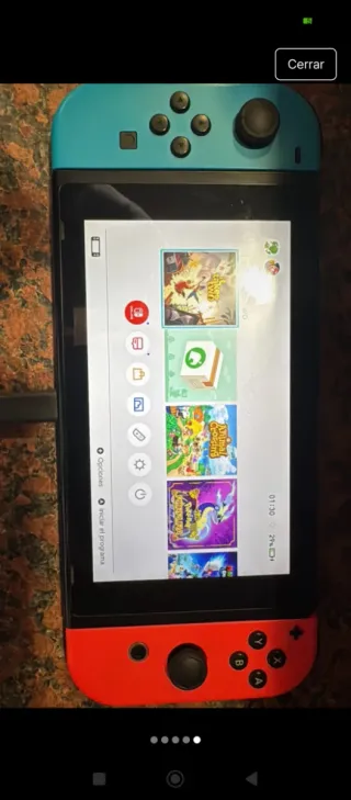 Nintendo Switch blu e rosso