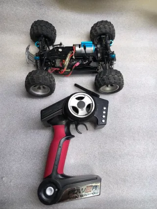 Coche RC Monster Truck WL Toys 1/18