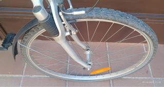 Bicicleta de aluminio (necesita reparación)