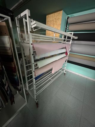 Soporte para telas y hules + cortador.