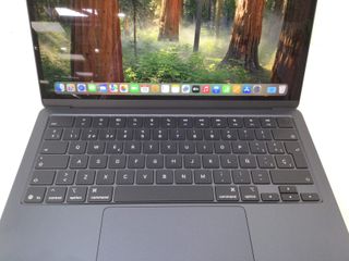 portatil apple apple macbook air m4 10-core 4.4 13 (8gpu) (2025) (a3240)