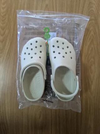 Crocs niño talla 36-37 beige