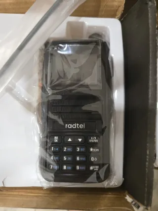 2 Radios Walkie Talkie Radtel RT470X
