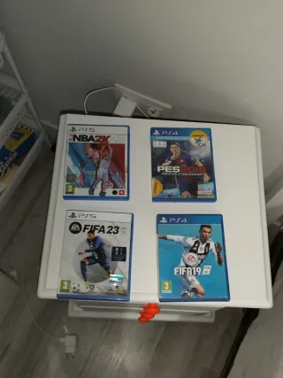 Lote 4 Videojuegos PS4/PS5: FIFA, NBA, PES