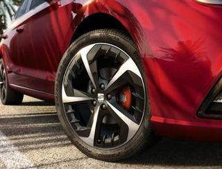 Llantas SEAT Ibiza FR con Neumático 215/40 R 18 