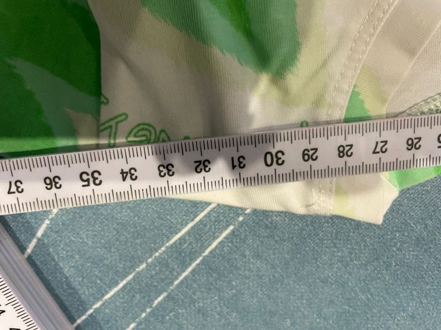 T-shirt bambina con cuori verdi