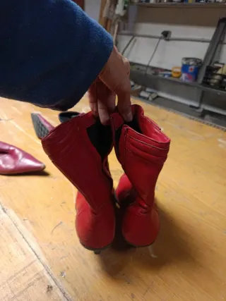 Botín rojo tacón fino talla 42