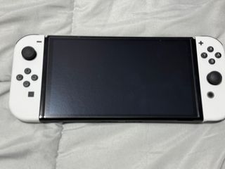 Nintendo Switch in bianco e nero