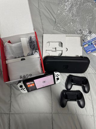 Nintendo Switch in bianco e nero
