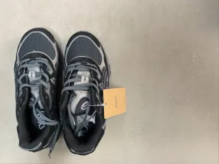 Asics Gel NYC Negro Gris