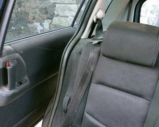 Cinturón seguridad trasero derecho mazda 5 318056