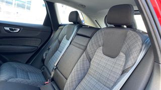 VOLVO NUEVO VOLVO XC60 XC60 Recharge Core, T6 AWD Híbrido enchufable, Eléctrico/Gasolina, Bright