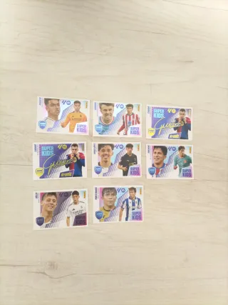 Lote 129 cromos Panini Liga Este 2025-26
