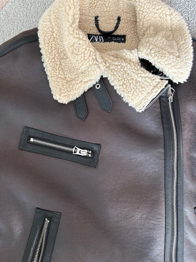 Cazadora Zara efecto piel forrada