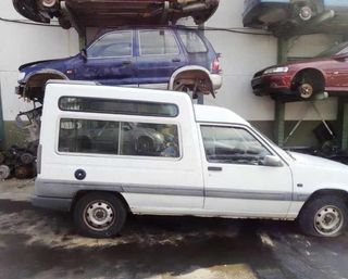 Faro renault rapid/express (f40) 1.9 diesel 401276