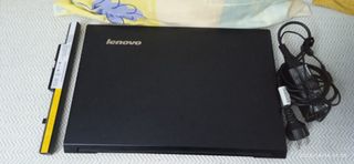 Portátil Lenovo Negro