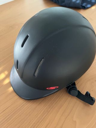 Casco de hípica negro. Talla M
