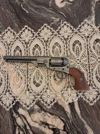 Replica decorativa Colt Navy 1851 BKA