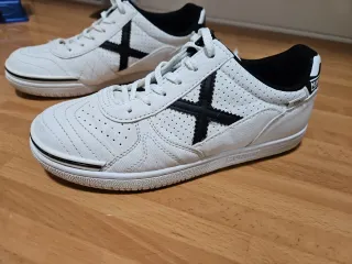 Zapatillas fútbol sala Munich blancas y negras