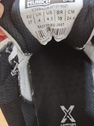 Zapatillas fútbol sala Munich blancas y negras
