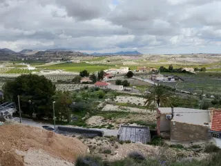 Casa a terminar 3500m2 con luz y agua