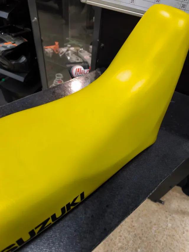 Suzuki DR Big 50 Asiento Amarillo Sillon