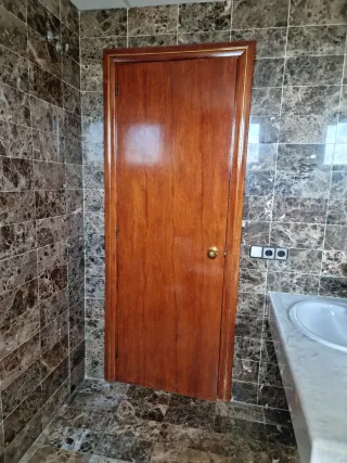 Puerta de madera interior