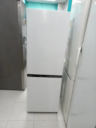 Nevera hansetic nueva con tara 1 año garantía